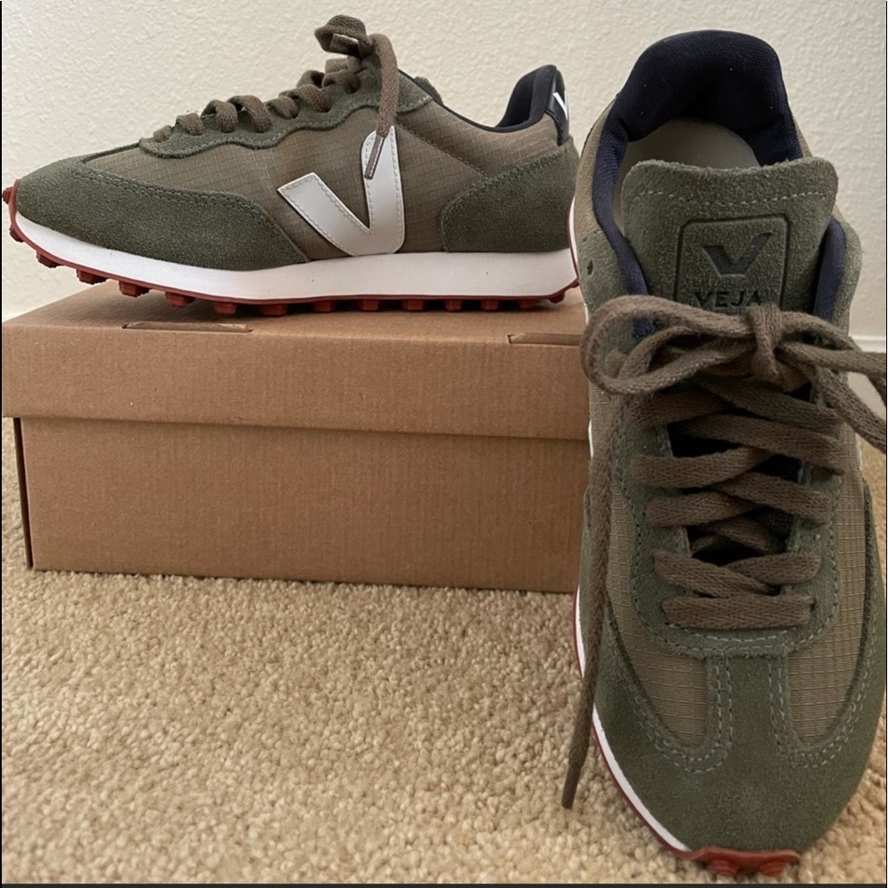 Veya Rio Ripstop Sneakers, olive green. Size 36, size 5. Brand new in box.